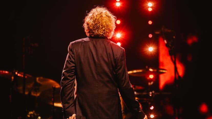 Simply Red – Live in Santiago de Chile Backdrop